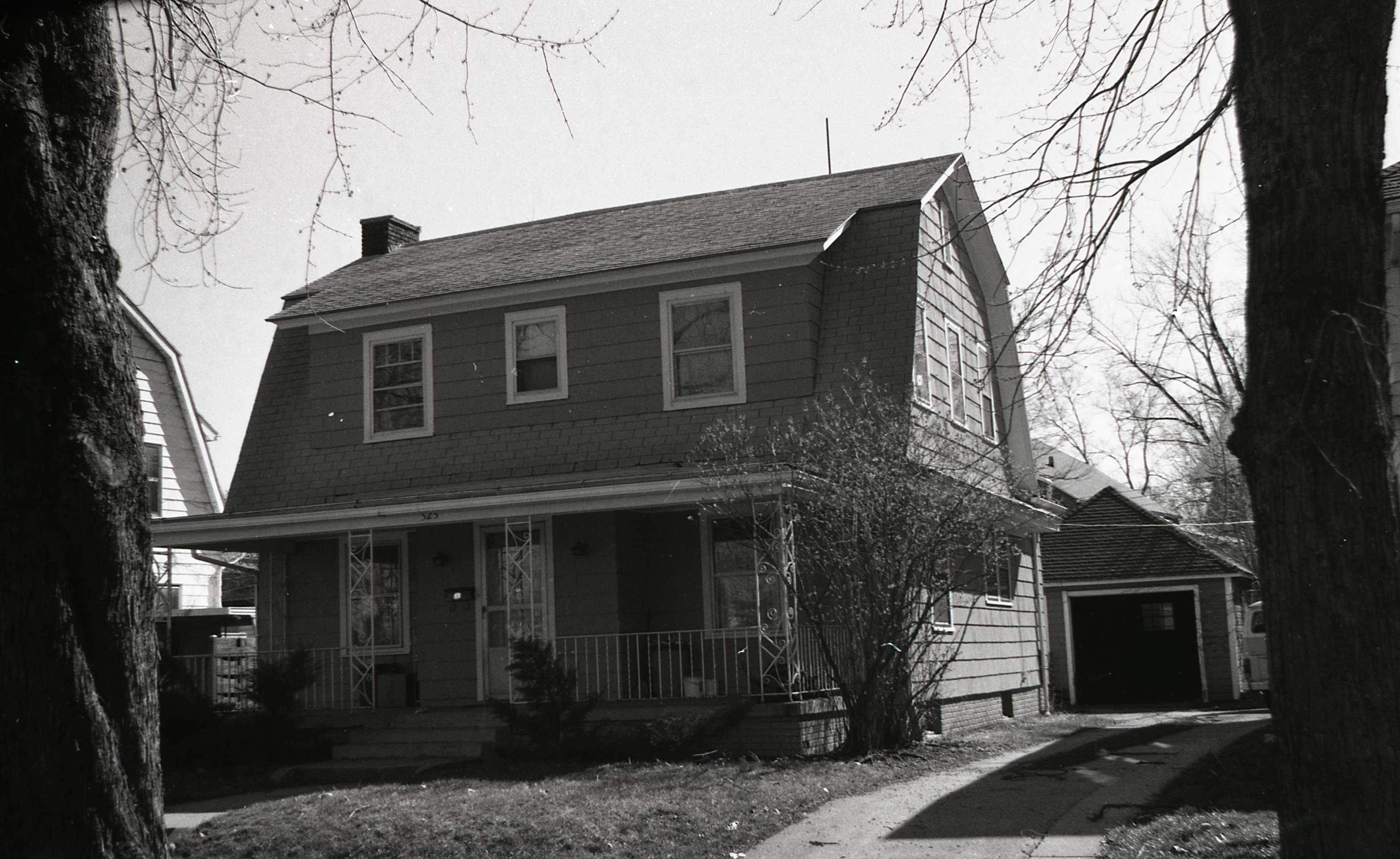 525 Edgewater Drive